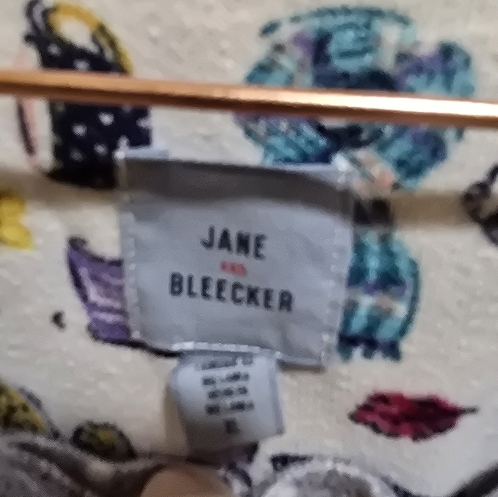 Bloomingdales Jane & Bleecker Colorful Patterned Drawstring  Pajama Set Size: XL - Picture 10 of 12